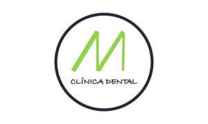 Clínica dental microscopiando Andrés Vargas Chavarría